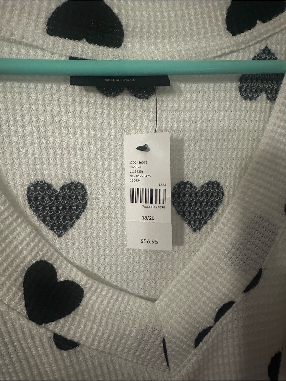 Lane Bryant Cream Waffle Knit V-Neck Sweater with Black Heart Print - Picture 2 of 2